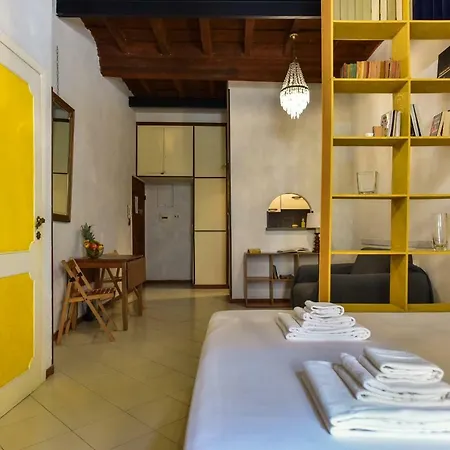 Trastevere Queen Rome